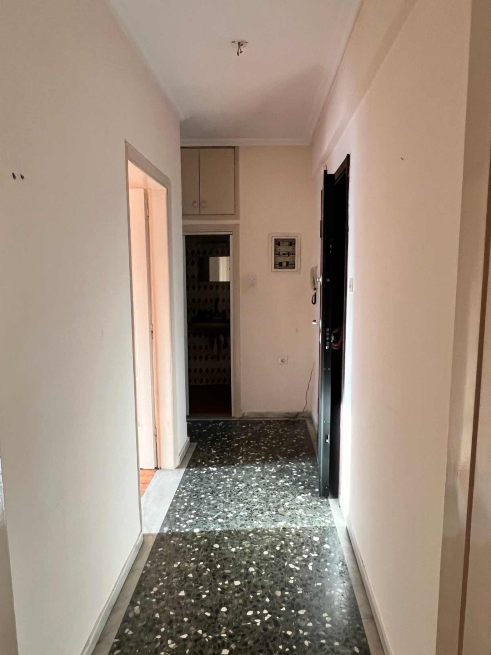 Ολική Ανακαίνιση 4 - Διάδρομος πριν