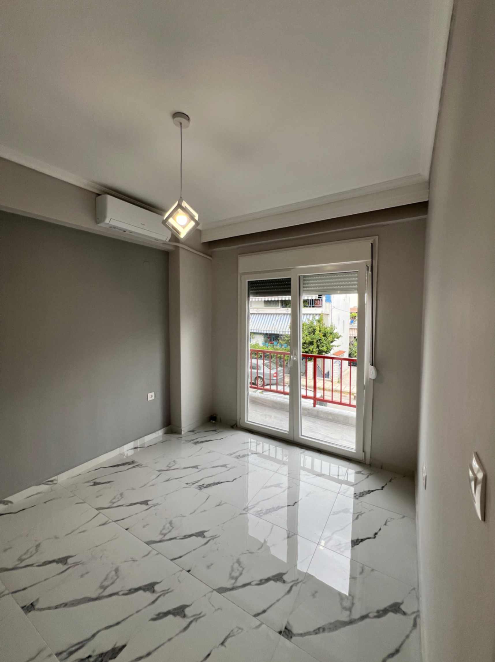 Ολική Ανακαίνιση 4 - Δωμάτιο μεγάλο