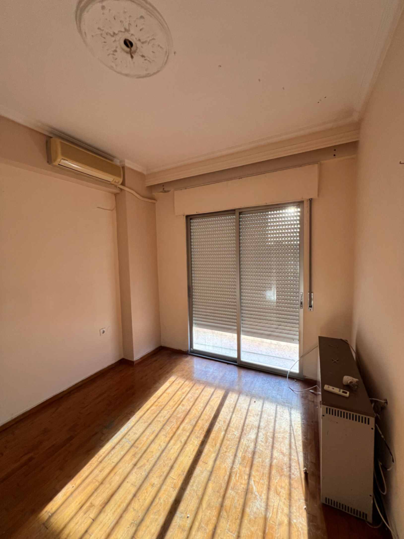 Ολική Ανακαίνιση 4 - Δωμάτιο μεγάλο πριν